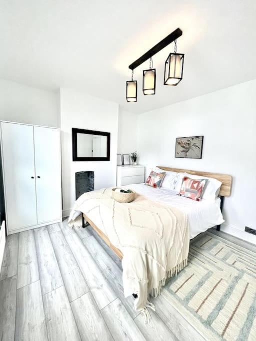 Spacious Modern Victorian House In Rochester Wainscot Extérieur photo