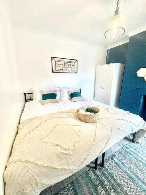 Spacious Modern Victorian House In Rochester Wainscot Extérieur photo